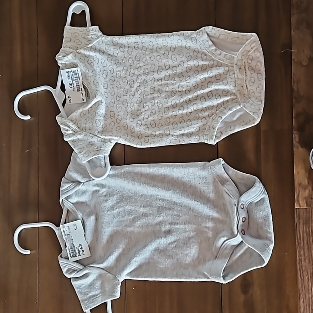 NWT 0-3 month unisex onesies
